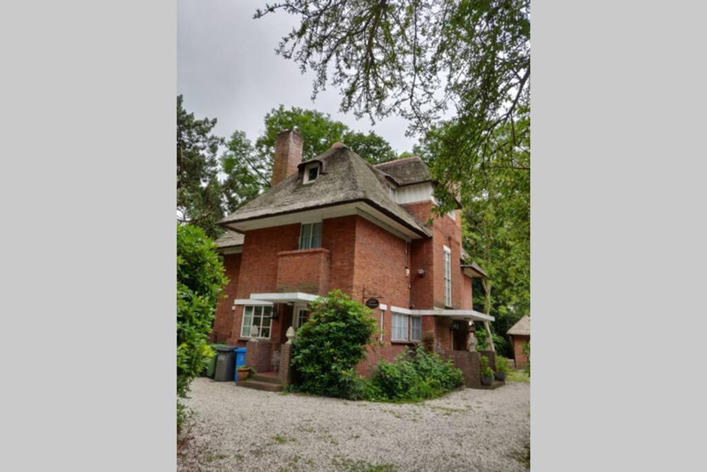 Vrijstaande Rietgedekte Villa Nabij Uitvalswegen Wassenaar Exterior photo